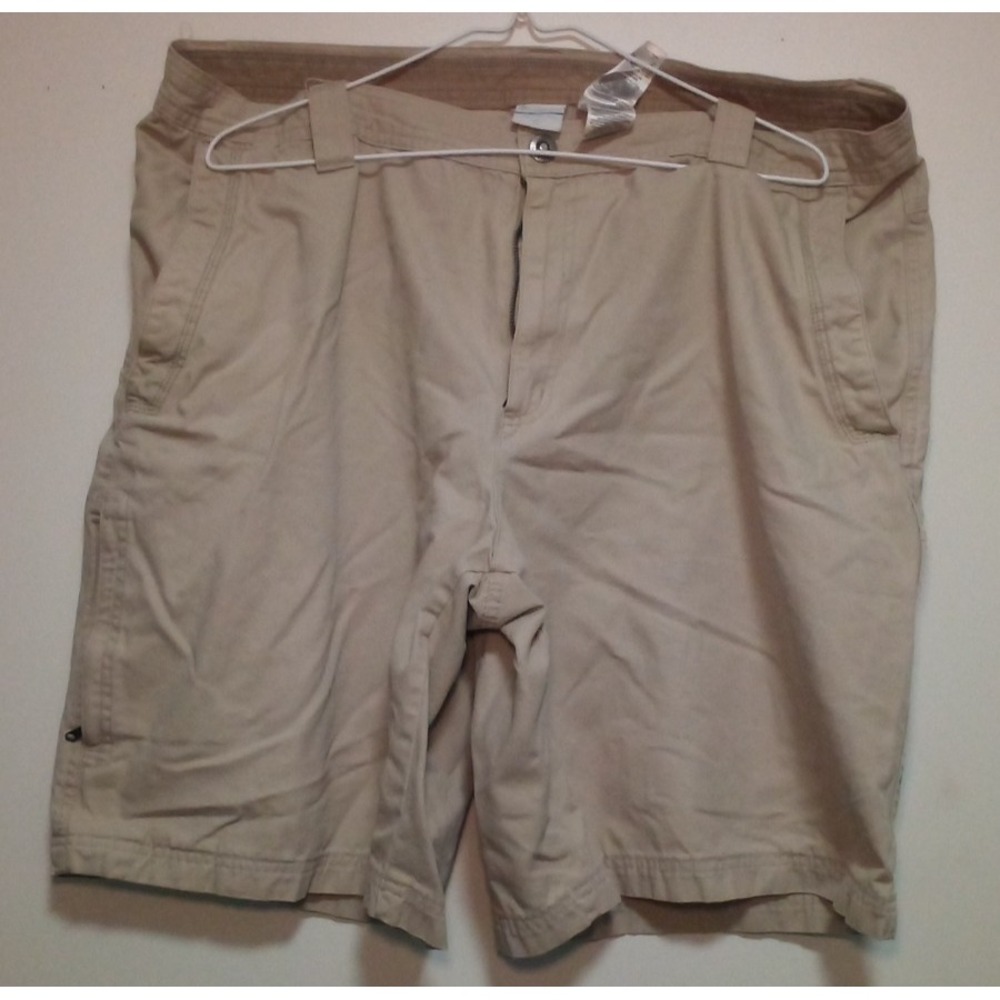 Columbia Ultimate ROC Shorts Mens 42 10" Inseam Khaki